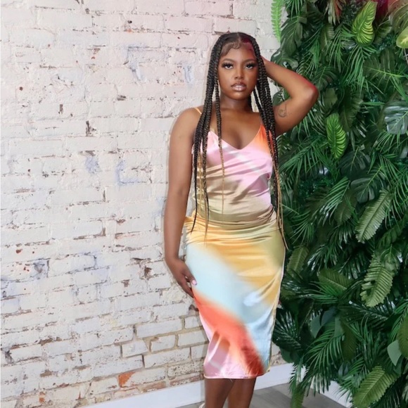 Women’s multi colored slip dress (M) - Picture 3 of 3